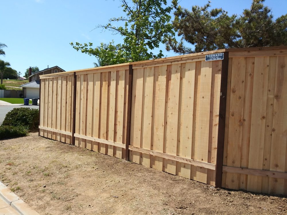 Privacy board on board picture frame wood fence built by Tornado Fence
